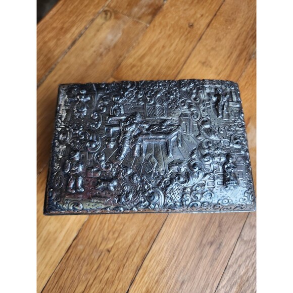 Antique Repousse Silver Plate Trinket Box by Barbour Silver Co. International - Picture 2 of 11